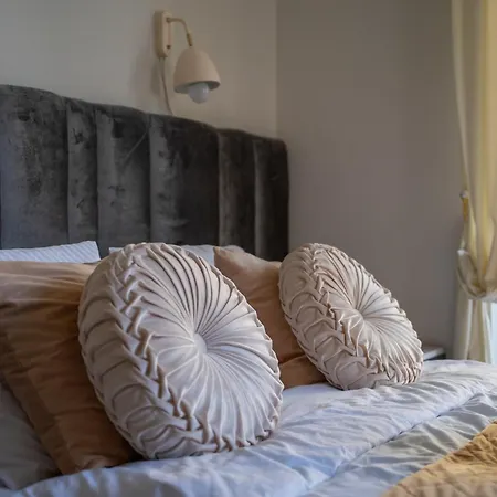 Prestige Three-bedroom - 110m2, Parking, Balcony - By Rentujemy * Warsaw