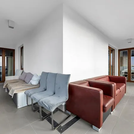 Prestige Three-bedroom - 110m2, Parking, Balcony - By Rentujemy Apartament Warszawa