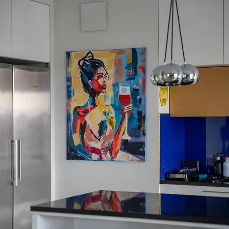 Apartament Prestige Three-bedroom - 110m2, Parking, Balcony - By Rentujemy Warszawa