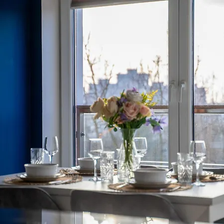 Prestige Three-bedroom - 110m2, Parking, Balcony - By Rentujemy Διαμέρισμα Βαρσοβία