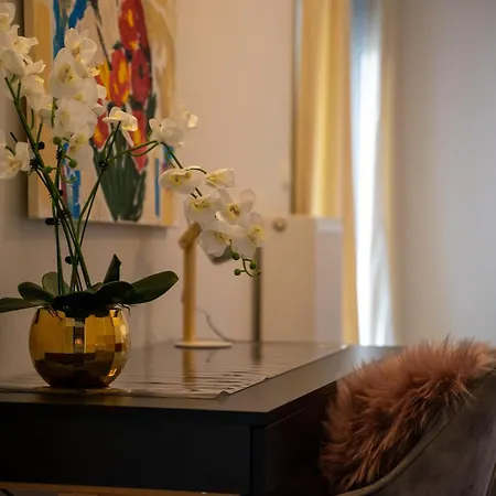 Prestige Three-bedroom - 110m2, Parking, Balcony - By Rentujemy Διαμέρισμα Βαρσοβία