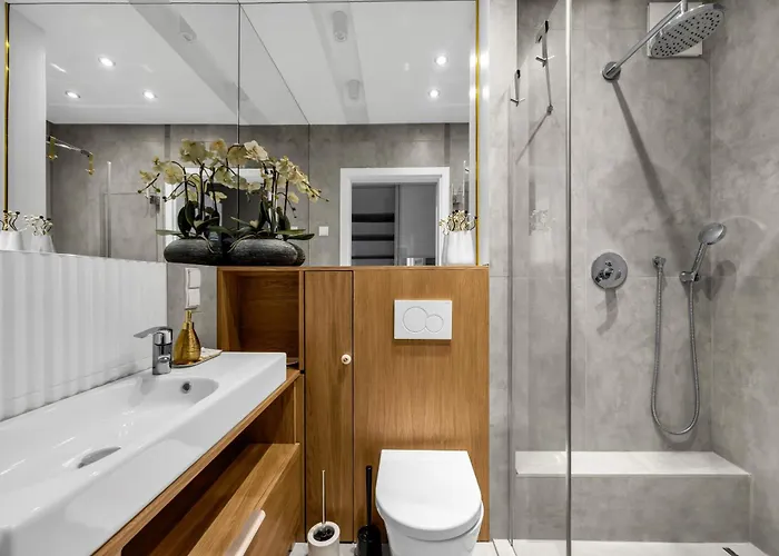 Διαμέρισμα Prestige Three-bedroom - 110m2, Parking, Balcony - By Rentujemy *