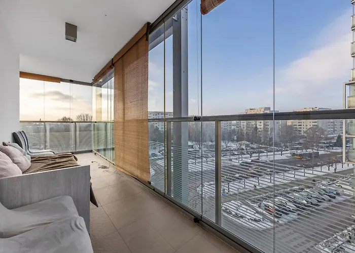 Prestige Three-bedroom - 110m2, Parking, Balcony - By Rentujemy * Βαρσοβία