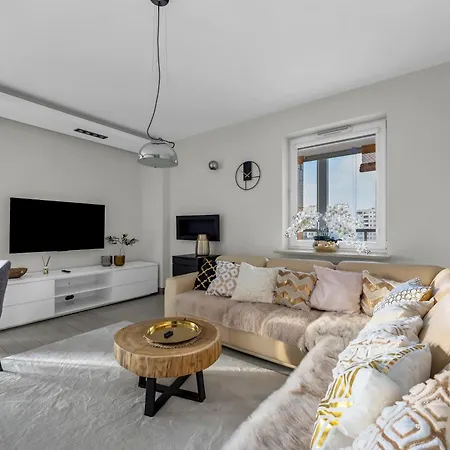 Prestige Three-bedroom - 110m2, Parking, Balcony - By Rentujemy