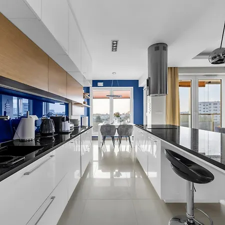 Prestige Three-bedroom - 110m2, Parking, Balcony - By Rentujemy Lejlighed *