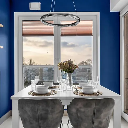 Prestige Three-bedroom - 110m2, Parking, Balcony - By Rentujemy