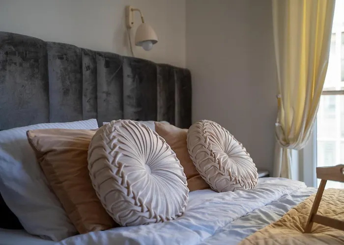 Prestige Three-bedroom - 110m2, Parking, Balcony - By Rentujemy * Warszawa