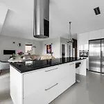 דירה Prestige Three-bedroom - 110m2, Parking, Balcony - By Rentujemy *