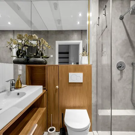 דירה Prestige Three-bedroom - 110m2, Parking, Balcony - By Rentujemy *