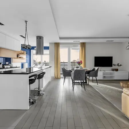 Prestige Three-bedroom - 110m2, Parking, Balcony - By Rentujemy Βαρσοβία