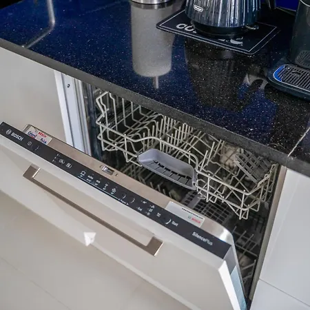 Prestige Three-bedroom - 110m2, Parking, Balcony - By Rentujemy Διαμέρισμα Βαρσοβία